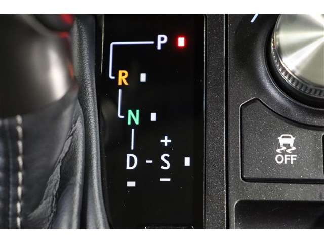 MTモード（シーケンシャルシフト）を装備しています。CVT車でありながら、マニュアル感覚のシフトチェンジが可能です。ドライバーの変速操作に応えたアクティブな走りが楽しめます。