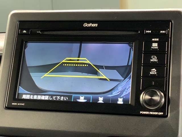ディスプレイオーディオWX-211C(ワンセグ BT音楽 iphone対応 USB)リアカメラ付きですので、リバースギアに入れるだけで後方の表示へ切り替わります。夜間や雨の日の駐車も楽になりますよ。