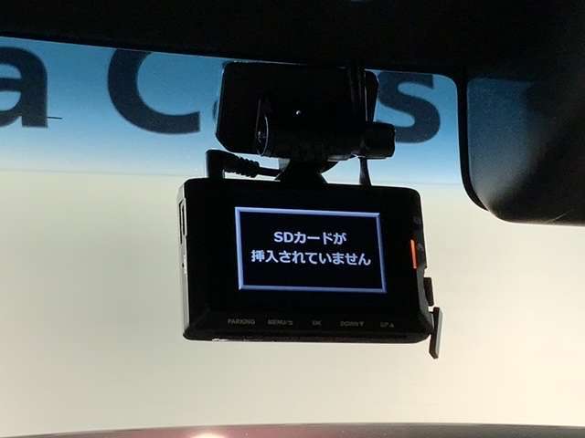 万が一の事故のときもドライブレコーダーがあると安心です。ご利用になる場合は個人情報保護の観点より新品の対応SDカードをお求め下さい。