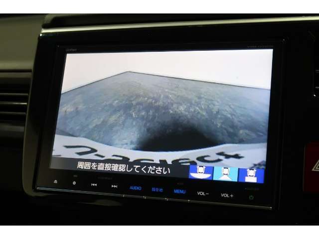 ◆◆バックカメラの画像です。車庫入れの安心感がアップしますね☆