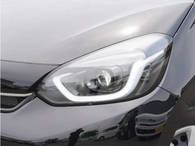 【ヘッドライト】省電力で長寿命の明るく運転しやすいLEDヘッドランプです。明るく照らすので暗い夜道からお客様を守ってくれます。お近くのホンダカーズ総社までお越しください。