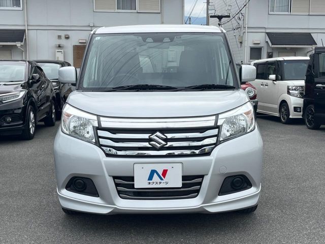 弊社では、全車『修復歴なし』のお車のみ取り扱っております。専任バイヤーによる厳選した仕入れの後、入庫後の車両チェックを行い、ネクステージが認定した高品質な中古車をご提供しております。