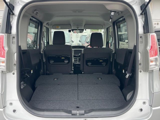 普段のお買い物や通勤、送迎等に十分な荷室スペースを確保しております。セカンドシートを倒すと、大きな荷物の積載も可能です♪