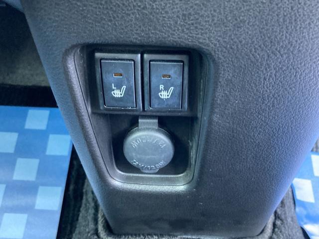 運転席・助手席にはシートヒーター機能が付いています。寒い日の心強い味方です♪