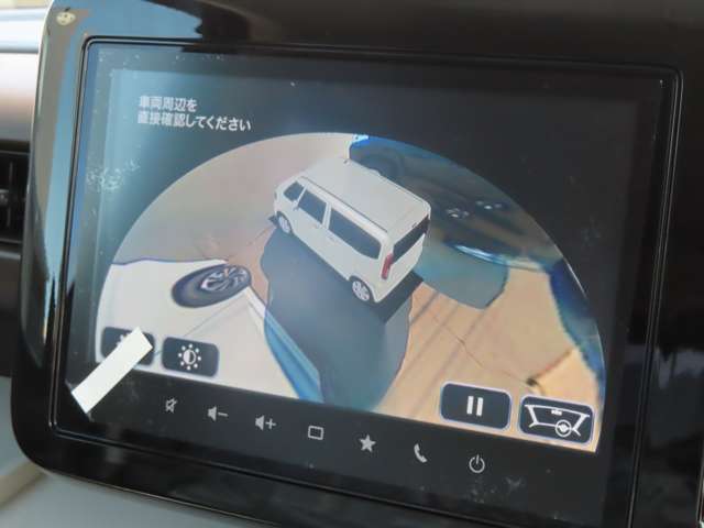 Pレンジ中は3Dビューで安全確認もできます！（必ず目視での確認も行ってください。）