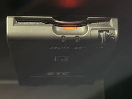 【ETC】高速道路の料金所をストレスなく通過！話題のスポットやサービスエリアに多い「スマートIC」利用時は必須のアイテムです。当店でセットアップを実施、ご納車当日からすぐにご利用いただけます！