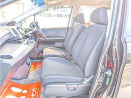 車内は嫌な臭いや気になる汚れも無くクリーン。車内がキレイだと気持ち良く運転が出来ますよね！