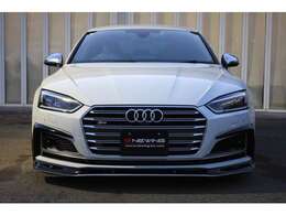 Alpil製フルエアロは白黒の塗分けで装着致しました