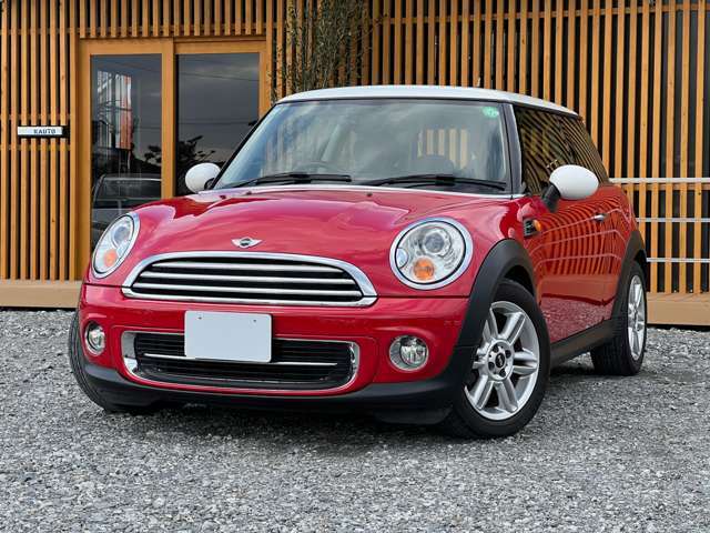 疑問はその場で解決！「車のこと、よく知らない…」そんな方も大歓迎！車の特徴や中古車の選び方まで一つひとつ丁寧にご説明しますので、どんな小さなことでもお気軽にお尋ねください。