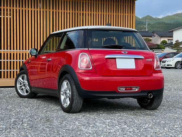 当社は常に安さと品質を追求すると同時にお客様にご満足いただける販売を目指しており、追加オップションを強引にすすめたり、購入を催促するようなしつこい営業は一切しておりません。安心明確をお約束致します。