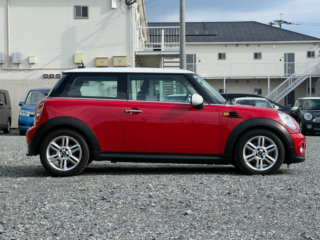 高水準の保証を低価格でご用意。利用回数無制限！走行距離無制限！24時間365日サポート窓口！24時間対応のロードサービス、全国9,500ヶ所以上の提携整備工場をご利用いただけます。