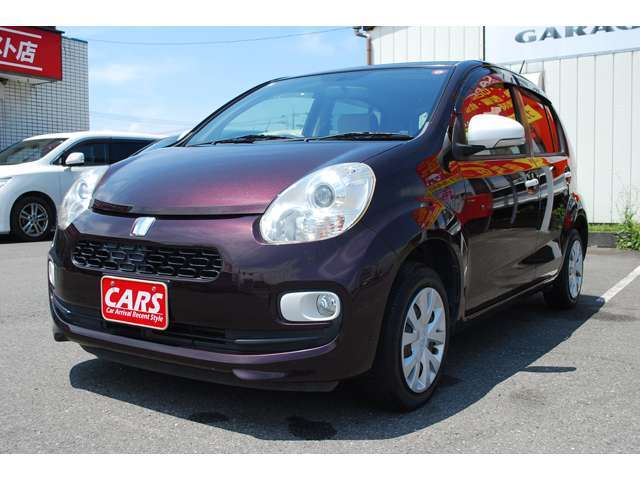 スチームがけでエンジンルームの汚れも綺麗にクリーニング！エンジンルームが綺麗ですと、不具合等の発見もし易く、コンディションのチェックや維持の面でとってもプラスです。ここで気になることは修理しております