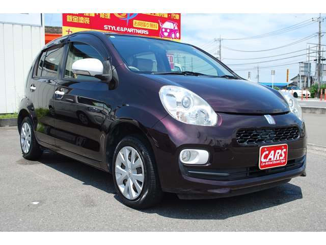 お子様専用スペースも完備！もちろんDVDなどもご覧頂けます！ご家族でご来店のお客様もゆったりとお車をお選び頂けます。CARSでは快適なカーライフをご提案するサービスを豊富に取り揃えております！