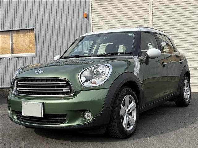 経験豊富なスタッフが厳選した、安心してお乗りいただける高品質な車両を展示しています。