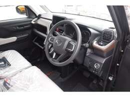 車って買ってからが大事ですよね？弊社には4輪アライメント調整等、整備施設がとても充実しています。30名以上の熟練サービススタッフがお客様の楽しいカーライフを全力でサポートさせていただきます！！