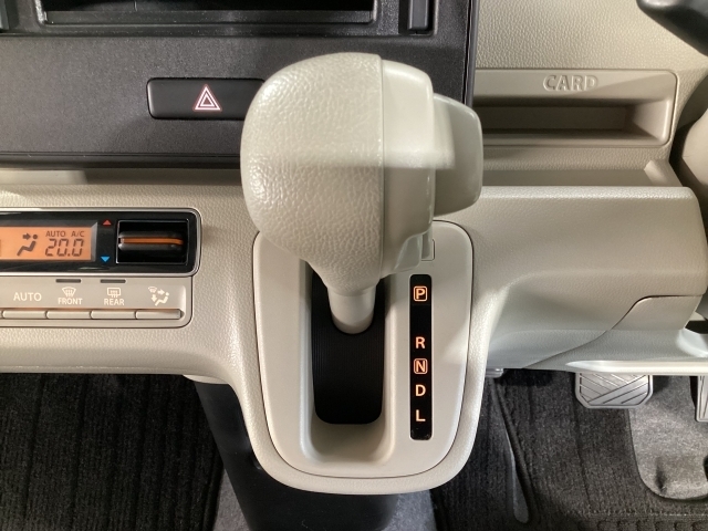 変速ショックが少なく滑らかで低燃費にも貢献してくれるCVT！