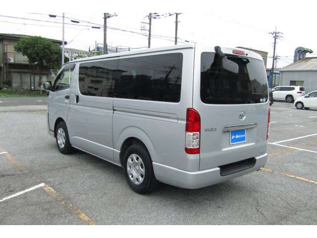 指定工場の強みを活かし、販売する中古車は整備をして納車。購入後も安心して乗って頂けれるように努めています。