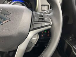 【アダプティブクルーズコントロール】高速道路での長距離走行が楽に！！自動で速度を保つクルーズコントロールが、衝突軽減システムと連携し、前方の車両を感知して車間を保つように速度調節してくれます！！