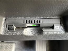 【ETC】高速道路の料金所をストレスなく通過！話題のスポットやサービスエリアに多い「スマートIC」利用時は必須のアイテムです。当店でセットアップを実施、ご納車当日からすぐにご利用いただけます！