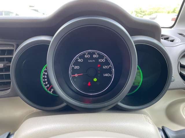 メーターがシンプルで見やすく運転しやすいですね！