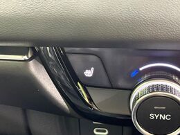 【シートヒーター】寒い日に重宝するシートヒーター！エアコンより早く温まってくれるので寒がりの人も安心ですね♪エアコンの温風は乾燥するから苦手、という方にもをおすすめです。