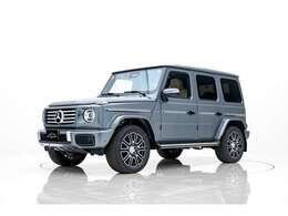 【メーカーオプション】●AMGラインパッケージ1,370,000円　●マヌファクトゥーアプログラムプラス1,358,000円　●ボディ同色スペアタイヤリング190,000円　●ロゴパッケージ(シルバー)105,000円