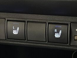 【シートヒーター】寒い日に重宝するシートヒーター！エアコンより早く温まってくれるので寒がりの人も安心ですね♪エアコンの温風は乾燥するから苦手、という方にもをおすすめです。