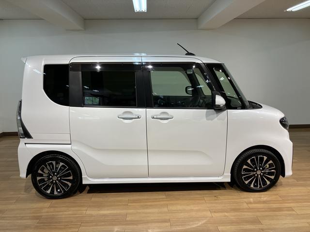 納車前法定12ヵ月点検、及び車検整備の際、エンジンオイル、オイルフィルター、フロントワイパーゴム、バッテリーの4点を交換させていただきます。費用は車両本体価格に含まれておりますので、追加費用はなし！