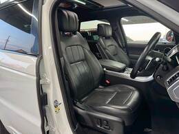 【革シート】ならではのシートヒーター装備となっております。高級感あふれる【革シート】を装備。見た目の高級感とより上質な座り心地をお楽しみください。