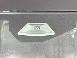 【スズキ　セーフティサポート】走行中に前方の車両等を認識し、衝突しそうな時は警報とブレーキで衝突回避と被害軽減をアシスト。より安全にドライブをお楽しみいただけます。