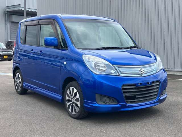 鮮やかな車体色パールメタリックカシミックブルー！運転も楽しくなります♪