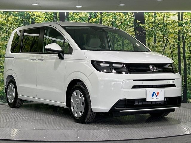 高透明度のガラス皮膜で撥水はもちろん、上質なツヤ・光沢を実現。紫外線や酸性雨から大切な愛車を保護し、色あせ・劣化を防止。「弾スプラッシュコート」、「弾プリミッサコート」からお選びいただけます。