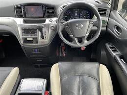 【運転席まわり】現車の確認はお電話で在庫のご確認の上是非ご来店くださいませ！ご来店の難しい方は店舗スタッフがお電話やメールで詳細をお答えさせて頂きます。