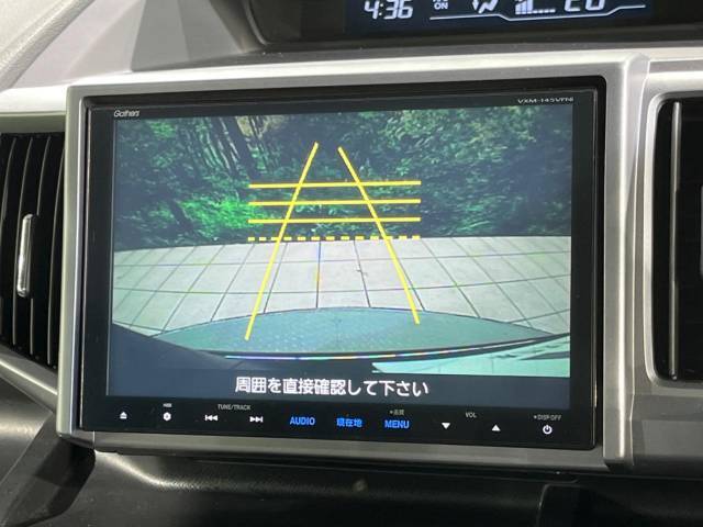 【バックカメラ】駐車時に後方がリアルタイム映像で確認できます。大型商業施設や立体駐車場での駐車時や、夜間のバック時に大活躍！運転スキルに関わらず、今や必須となった装備のひとつです！