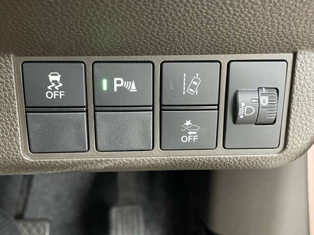 【運転席操作部】快適なドライブを楽しむための機能が装備されています！運転席から触れるので、使いやすいです！除菌プランいれていただくと、さらに清潔で安心していただけます！