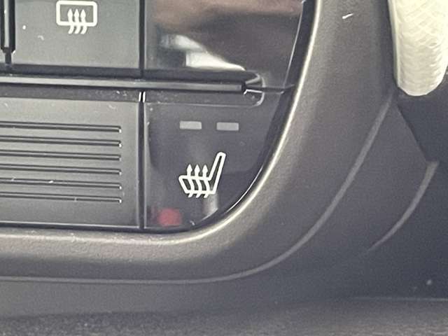 【運転席操作部】快適なドライブを楽しむための機能が装備されています！運転席から触れるので、使いやすいです！除菌プランいれていただくと、さらに清潔で安心していただけます！