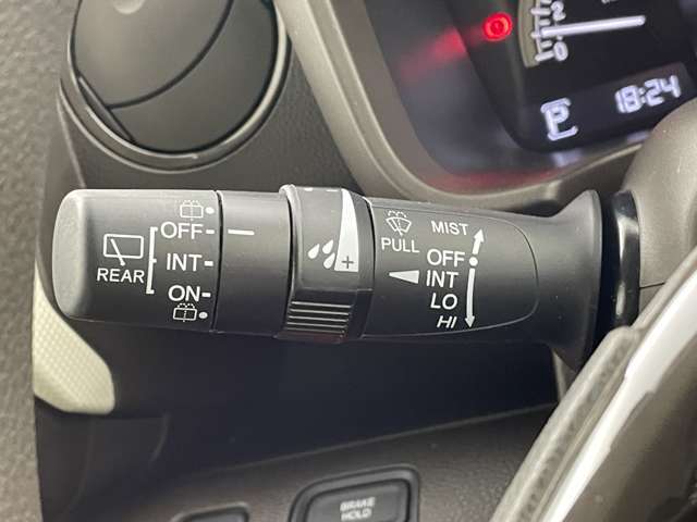 【運転席操作部】快適なドライブを楽しむための機能が装備されています！運転席から触れるので、使いやすいです！除菌プランいれていただくと、さらに清潔で安心していただけます！