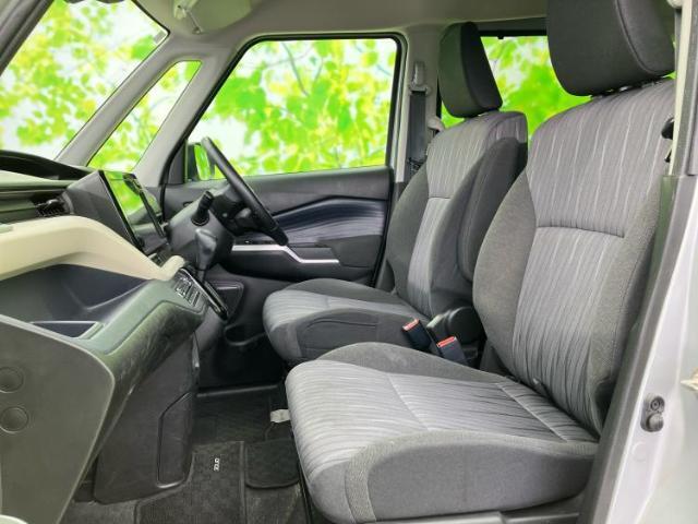 WECARSでは各商談席に大型モニターをご用意しております！見やすい大画面でゆったりと全国の在庫をご覧いただけます！是非ご来店お待ちしております！