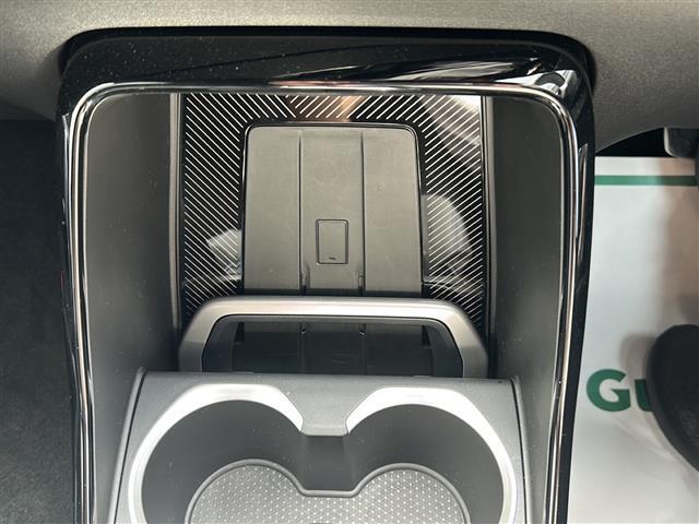 【ドリンクホルダー】長時間のドライブを快適に過ごすために、必須の車内アイテムですね。