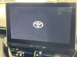 【10.5インチナビ】高級感とインパクトのある大画面ナビを装備。各種オーディオ操作はもちろん、スマホ連携もできる利便性の高いナビです♪