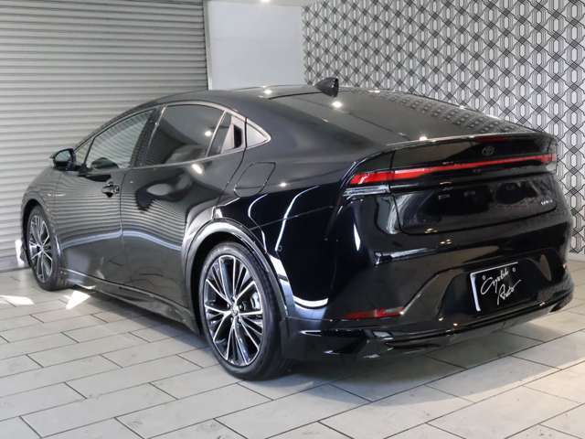 プリウスが入荷しました！内外装ともに綺麗な状態です♪パノラマルーフと人気のモデリスタエアロも装備しています♪