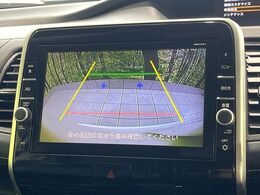 【バックカメラ】駐車時に後方がリアルタイム映像で確認できます。大型商業施設や立体駐車場での駐車時や、夜間のバック時に大活躍！運転スキルに関わらず、今や必須となった装備のひとつです！