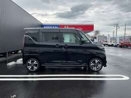 リヤスライド仕様となっていますので開け閉めの際、隣の車にドアをぶつける心配がございません☆