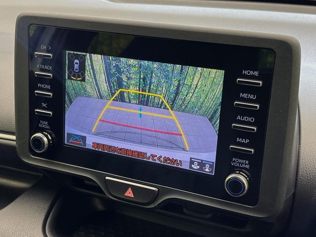 【バックカメラ】駐車時に後方がリアルタイム映像で確認できます。大型商業施設や立体駐車場での駐車時や、夜間のバック時に大活躍！運転スキルに関わらず、今や必須となった装備のひとつです！