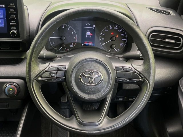 【ステアリングスイッチ】運転中、前方から目線をそらすことなく、オーディオ等の操作が可能な便利機能！安心＆快適なドライブを演出してくれます♪