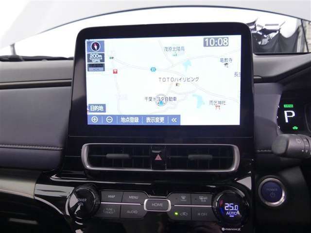 ディスプレイオーディオを装備。スマホとクルマをつなぐことで、これまでのナビに加えて、いろいろなサービスが楽しめます。