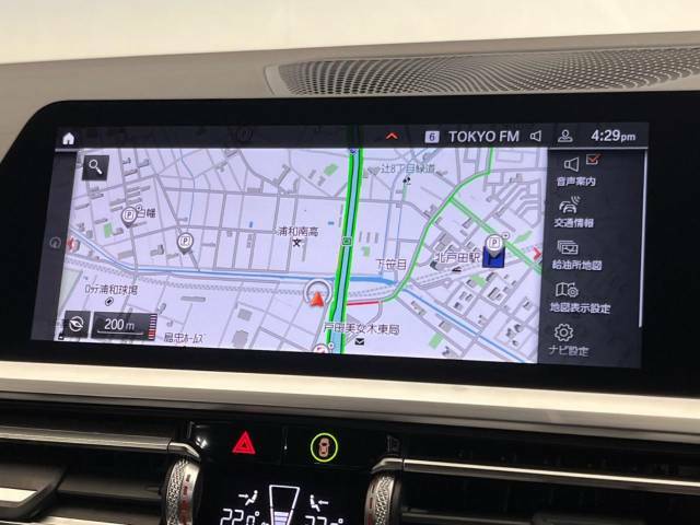 ●純正ナビ:一体感のあるナビは、高級感ある車内を演出してくれます。オーディオ機能も充実しておりますので、運転もより楽しめます♪