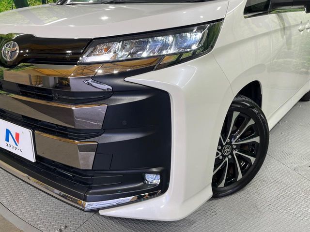 【LEDヘッドライト】悪天候や夜間走行時も良好な視界を確保し安心して運転できる高輝度LEDヘッドライトを装備！点灯速度が早く、消費電力も抑えられています。