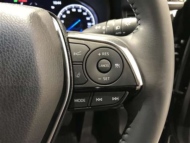 ステアリングスイッチでラクラク操作可能