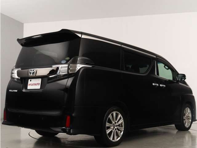 当店では、厳選された車両のみ展示しております。アルファード・ヴェルファイアに特化した専門店ならではの豊富な在庫の中から、お気に入りの一台をお探しください！